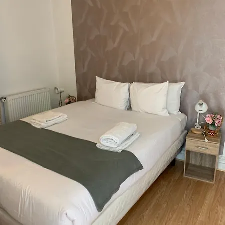 Pansiyon Karibu Chic Bezons